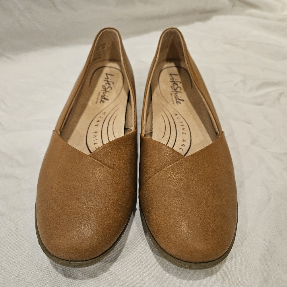 Life Stride Women's Active Arch Tan Flats Soft System 7.5W